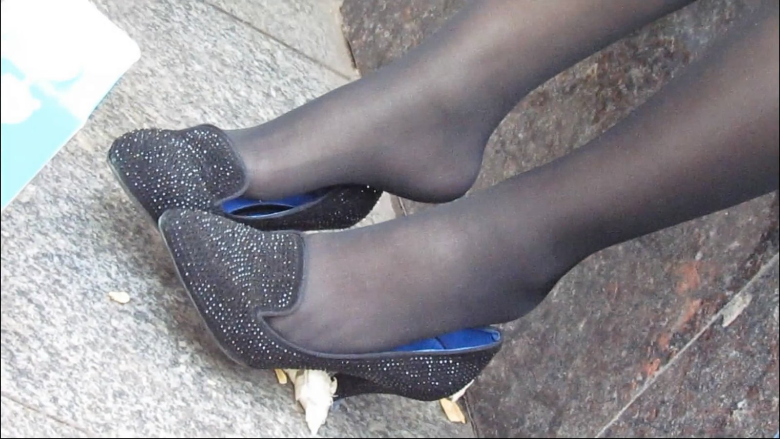 Green shoes and jackets with dangling legs